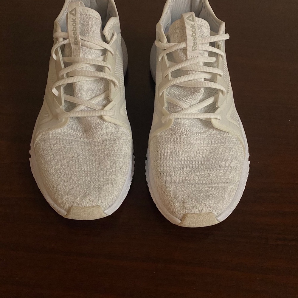 New Reebok trainers size 10 - Picture 3 of 4